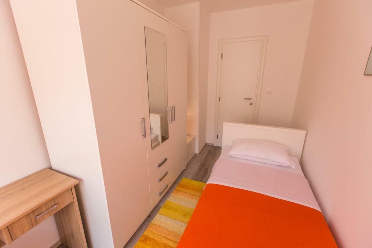 Apartment Amelia Pula Buitenkant foto